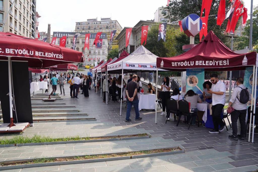 Beyoğlu'nda Kariyer Fırsatları Buluşması Düzenlendi