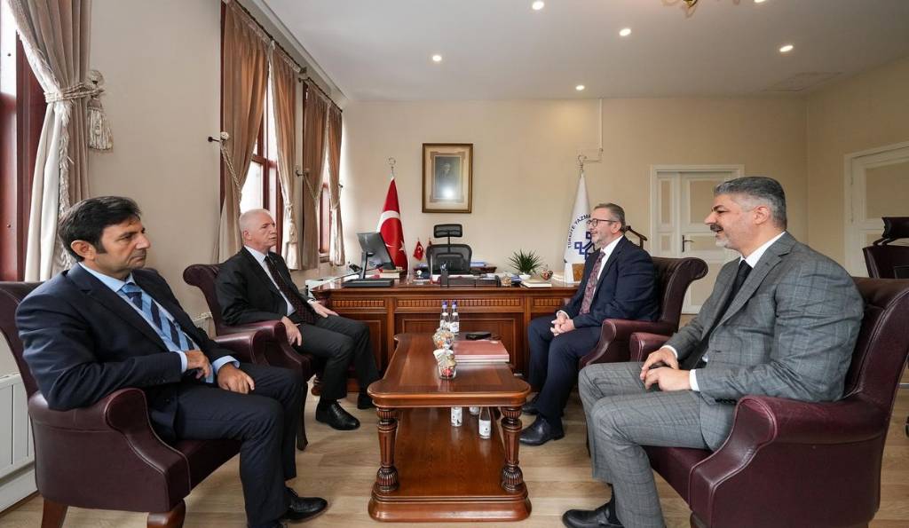 İstanbul Valisi Davut Gül, Türkiye Yazma Eserler Kurumu'nu Ziyaret Etti