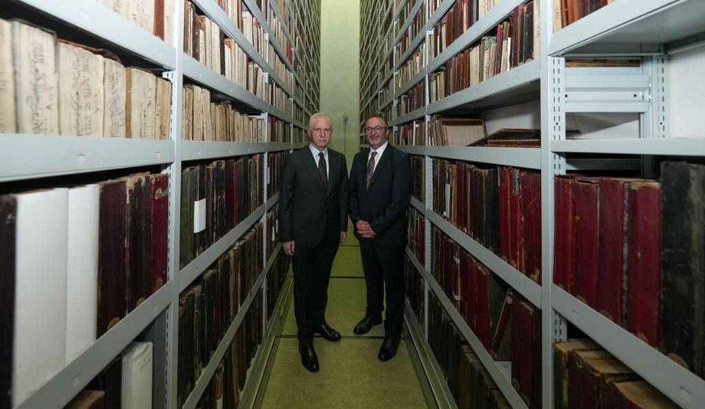 İstanbul Valisi Davut Gül, Türkiye Yazma Eserler Kurumu'nu Ziyaret Etti