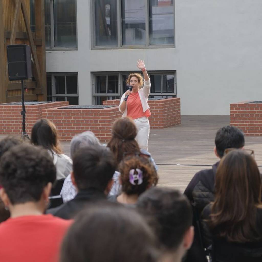 Şirincan Çakıroğlu, Müze Gazhane'de Gülmek Yakışır Serisi ile Göz Doldurdu