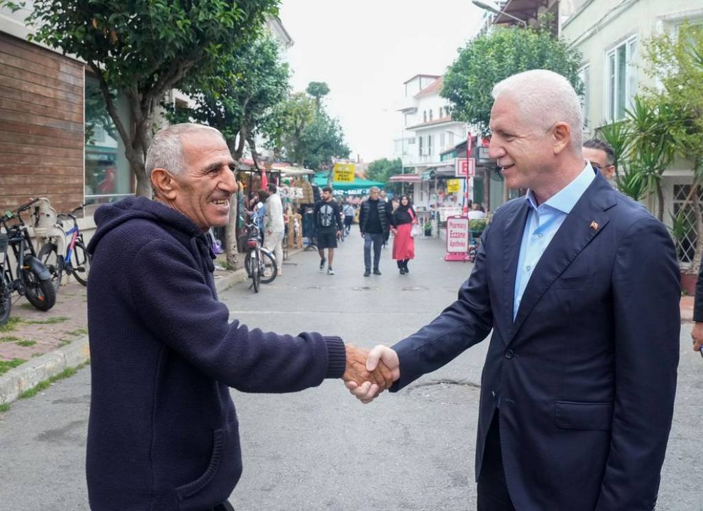 İstanbul Valisi Davut Gül, Adalar'da Program Gerçekleştirdi